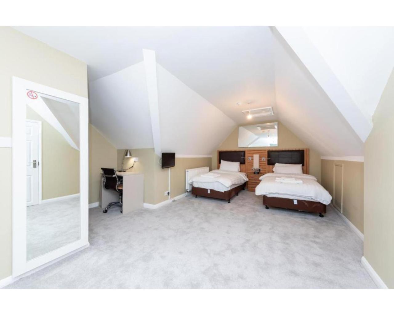 Uno Hotel Heathrow Windsor Slough Zimmer foto